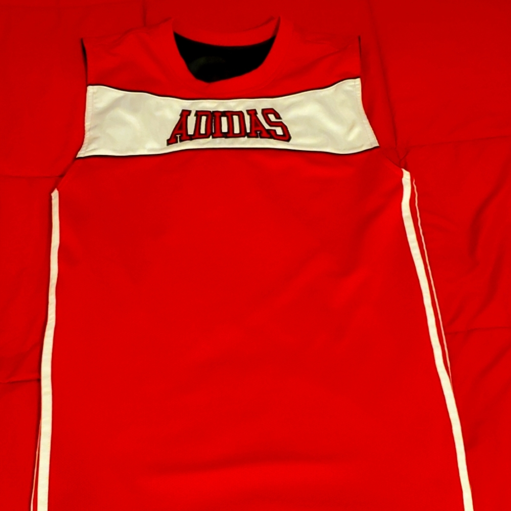 Sleeveless adidas shirt,size m